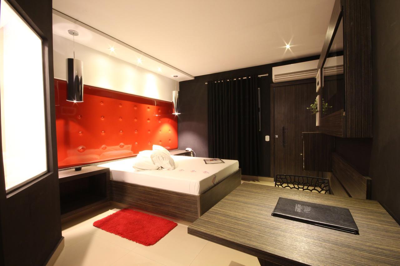 Hotel Happy Night (Adults Only) Cotia  Zewnętrze zdjęcie