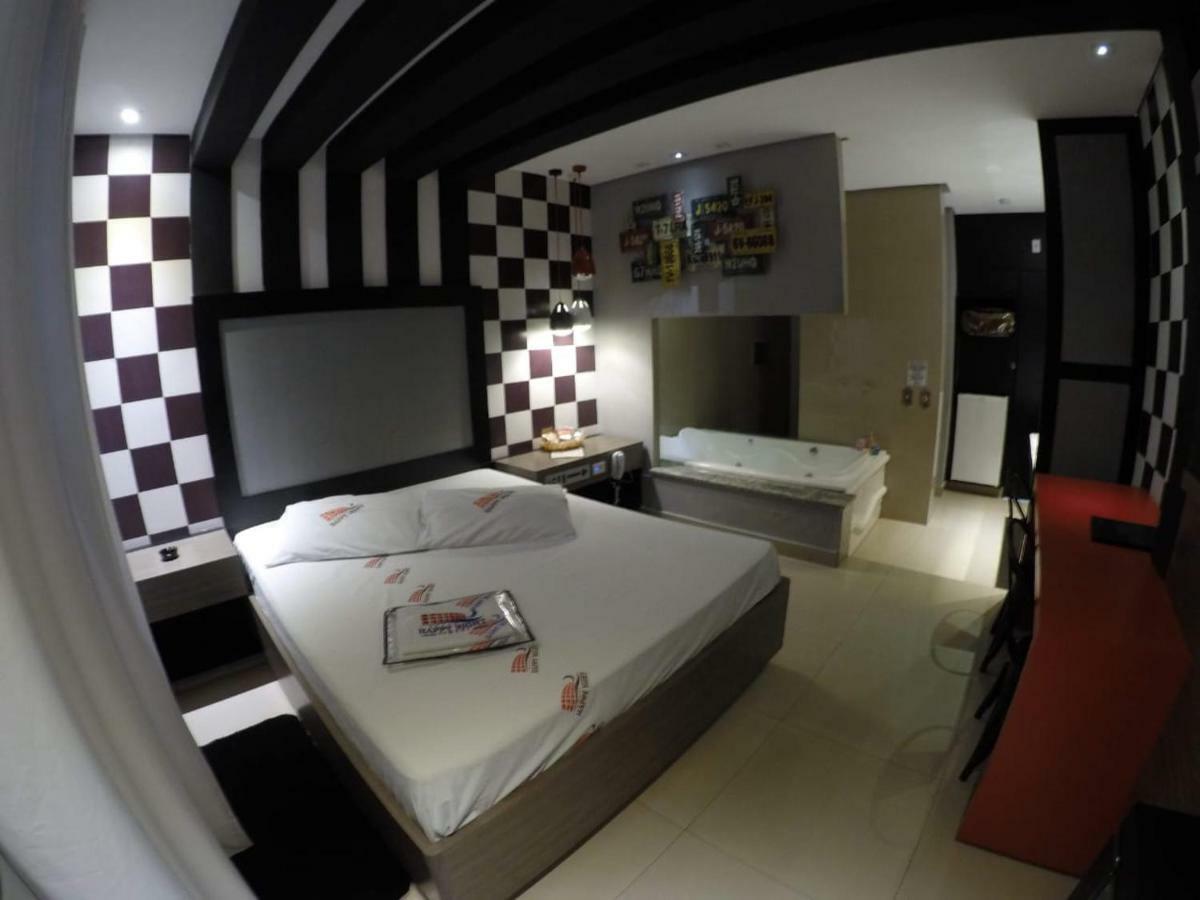 Hotel Happy Night (Adults Only) Cotia  Zewnętrze zdjęcie